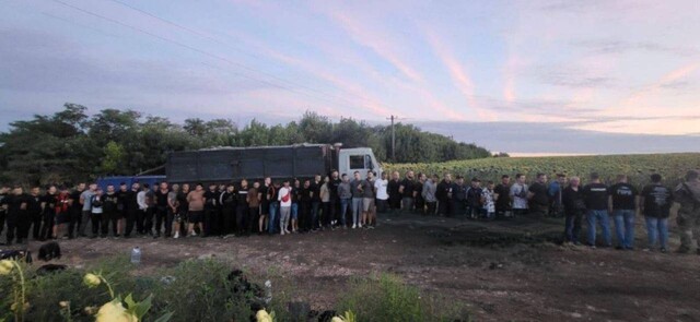 В Одеській області затримали цілу вантажівку ухилянтів