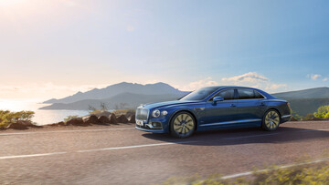 Як Bentley Flying Spur Azure поєднує стиль та інновації?