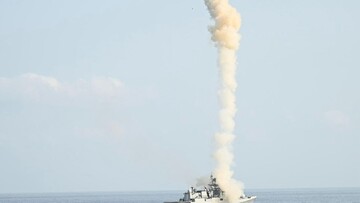 Індія демонстративно провела морські ракетні стрільби неподалік від Пакистану
