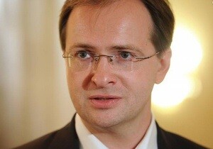 "О чем может спорить человек, который не поменял паспорт?" (Михаил Жванецкий)