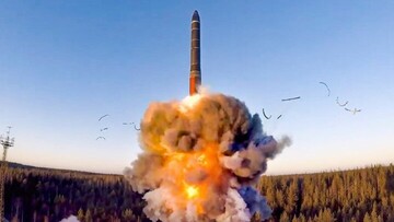 "Чем выше взбирается обезьяна, тем лучше видна ее задница".  (Роберт Фрэнсис Кеннеди)
