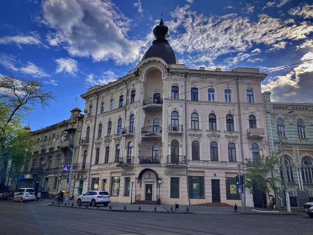 Будинок з каріатидами: приклад одеського необарокко