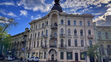 Будинок з каріатидами: приклад одеського необарокко