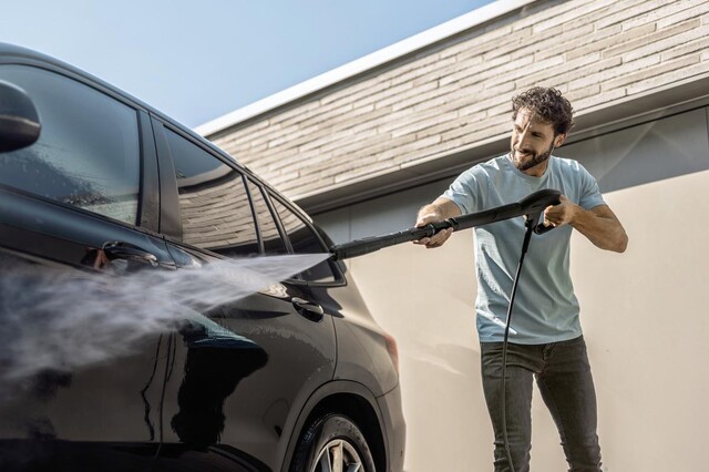 Комплексний догляд за авто власноруч: яка техніка допоможе тримати вашу ластівку в чистоті