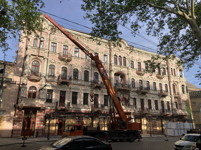 В Одесі почалися ремонтні роботи на пошкоджених росіянами пам'ятках архітектури