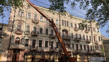 В Одесі почалися ремонтні роботи на пошкоджених росіянами пам'ятках архітектури