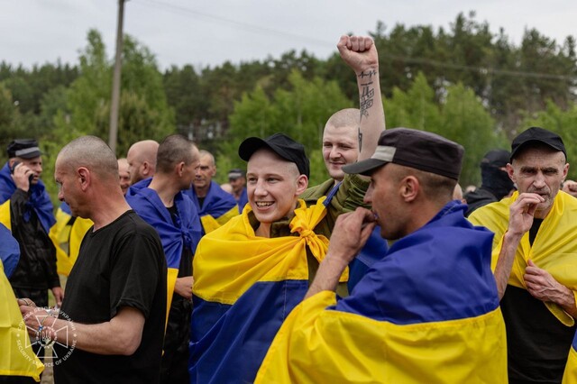Завершився найбільший обмін полоненими: це єдиний результат мирних переговорів у Стамбулі