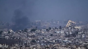 Может, в москве он и гройсер пуриц, но в Газе - еле-еле поц...
