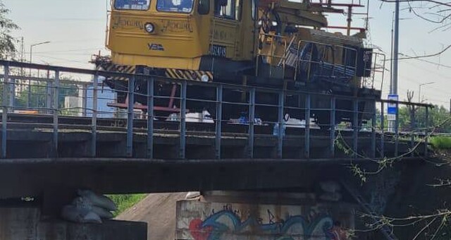 Через російський обстріл пошкоджено залізницю