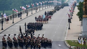 "Сначала намечались торжества, потом аресты, потом решили совместить"  (Г.Горин, «Тот самый Мюнхгаузен»)