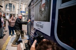 В Одесі можна побачити унікальну фотовиставку про війну у залізничному вагоні
