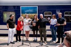 В Одесі можна побачити унікальну фотовиставку про війну у залізничному вагоні