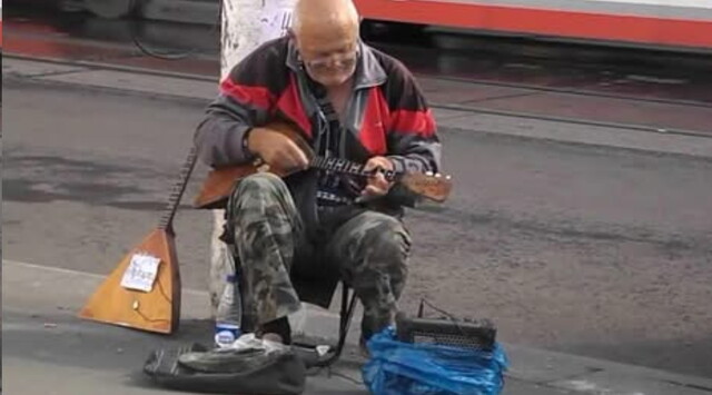 «Эх, тройка! птица тройка, кто тебя выдумал? куда ж несешься ты? Дай ответ. Не дает ответа»