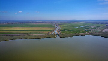 У великі придунайські озера закачають воду
