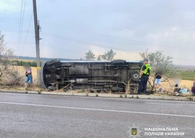 На трасі Одеса - Рені перекинувся пасажирський автобус