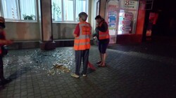 Одеські комунальники ліквідовують наслідки російського удару