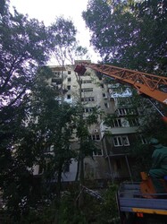 Одеські комунальники ліквідовують наслідки російського удару