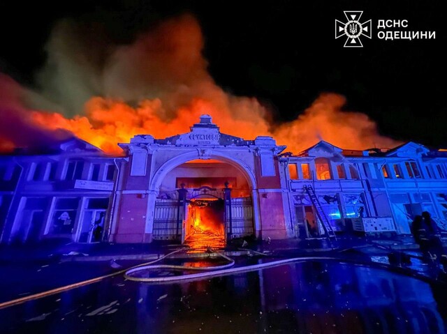 Одесу атакували десятки російських "шахедів": пекельна ніч у місті