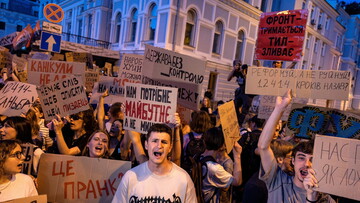 "Переведіть мене через майдан..."  (кілька слів про протестні акції в Україні)