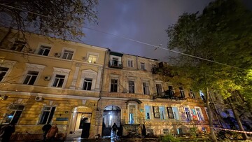 В Одесі почали відновлювати напівзруйнований росіянами старий будинок