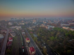 В Одесі російським обстрілом знищено старовинну будівлю вокзалу
