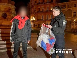 Зрадницю, яка розгорнула прапор росії в центрі Одеси, не змогли засудити