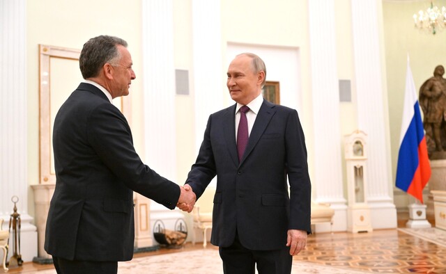 "А я иду, шагаю по москве..."