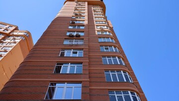 В Одесі завершили відновлення пошкодженої російською ракетою багатоповерхівки