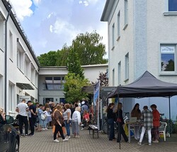Одесити у Німеччині зібрали кошти на машину швидкої допомоги