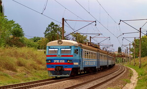 Від російського обстрілу пошкоджено залізницю: затримуються поїзди одеського напрямку