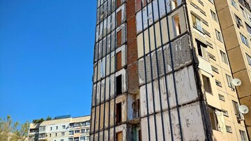 Як в Одесі відновлюють пошкоджену дев'ятиповерхівку у Пересипському районі