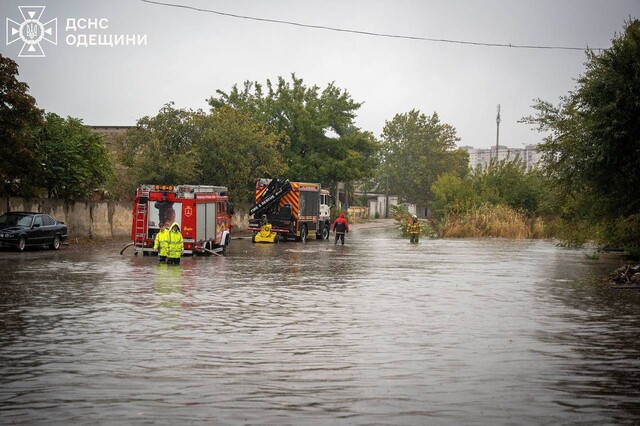 В Одесі загинуло вже 10 людей внаслідок стихійного лиха