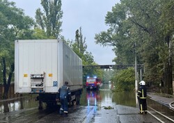 Наслідки стихійного лиха в Одесі під контролем президента