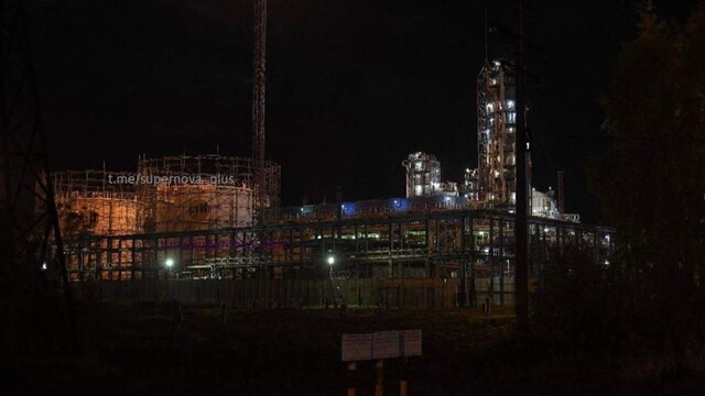 На росії вперше атаковано НПЗ за Уралом