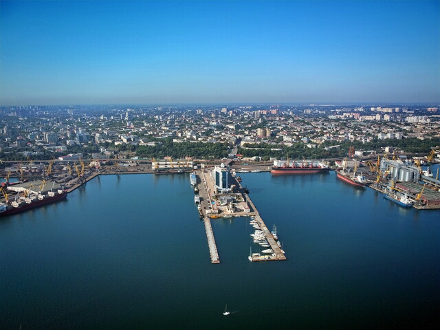 Морський коридор забезпечив заходи у порти Одеської області понад 5500 суден