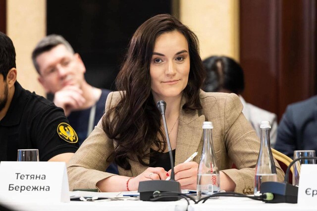 "Святе місце порожнім не буває"
