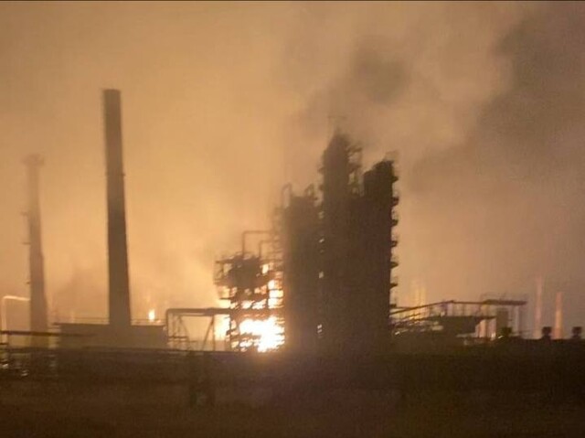 На росії атаковано НПЗ і аеродром в Рязані
