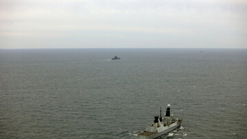 Британський ракетний есмінець відстежив російський корабель