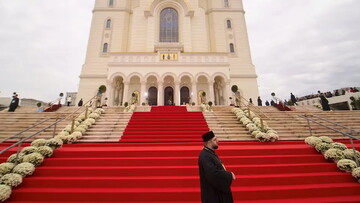 "Богу — богово, а кесарю — кесарево"