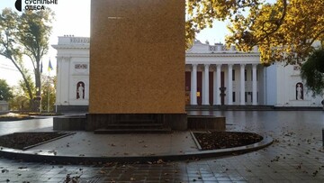 В Одесі закрили скандальний пам'ятник Пушкіну