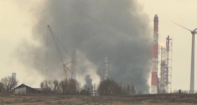 На росії уражено НПЗ у Орську