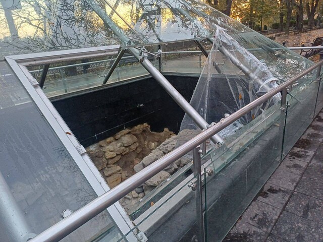 В Одесі вандали пошкодили давньогрецьку пам'ятку на Приморському бульварі