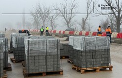 Як на трасі Одеса - Рені будують майданчик для "дальнобоїв"