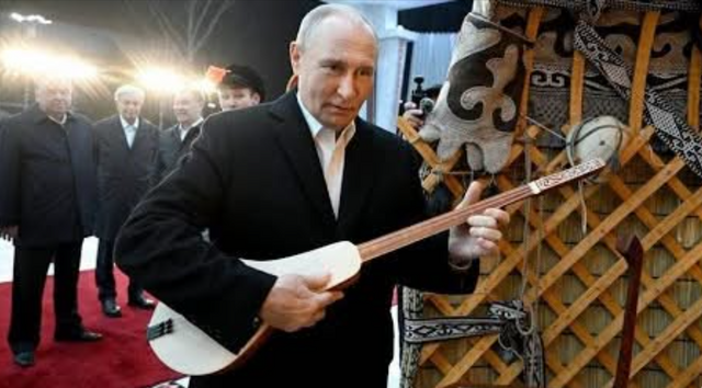 Потемкинская деревня в Бишкеке или веселый балалаечник в столице Кыргызстана...