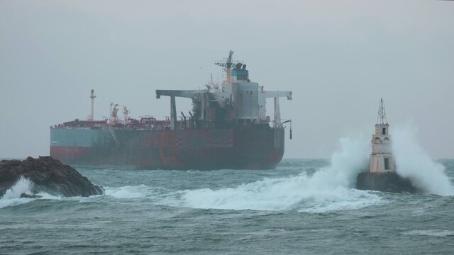 Танкер російського "тіньового флоту" зазнав аварії біля Болгарії