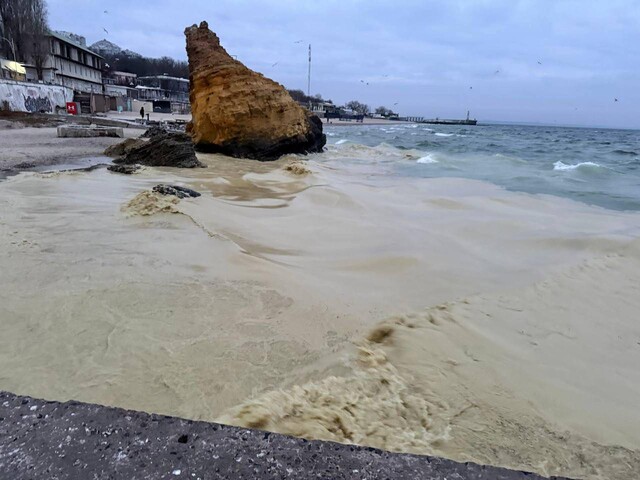 Море у Одесі забруднено