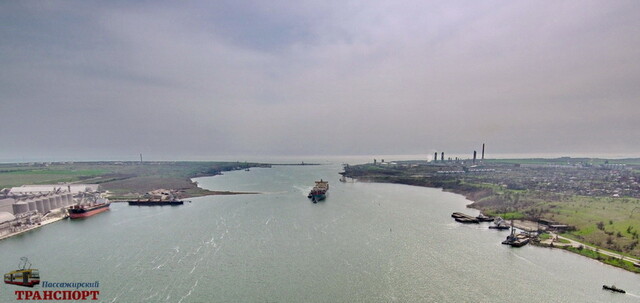 В порту Південний закрили акваторію