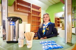 Залізниця переобладнала 100 старих пасажирських вагонів у пункти незламності