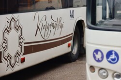 Передані Одесі автобуси вже випробували, але на маршрутах їх ще немає