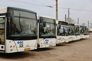 Передані Одесі автобуси вже випробували, але на маршрутах їх ще немає